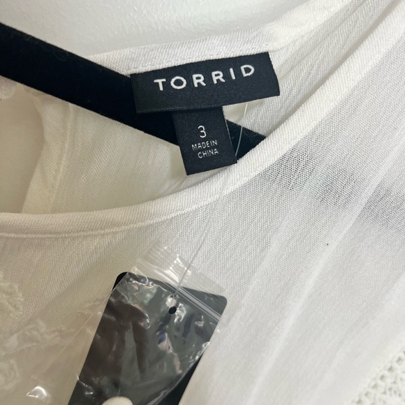 White Torrid blouse size 3 - Picture 2 of 2